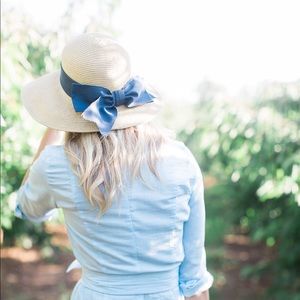 Navy bow packable sunhat